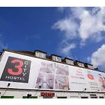 호스텔 3 *