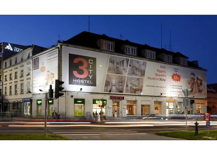 Hostel 3 *