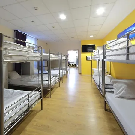 3 Hostel *