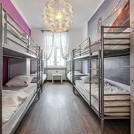 3 Hostal *