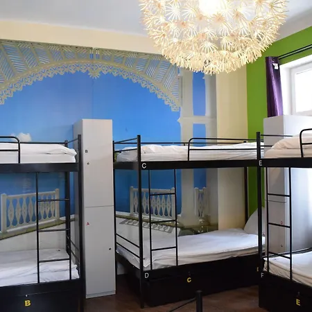 Hostal 3 *